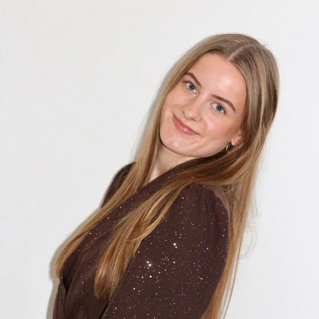 Janneke Witterholt, Administrative Assistant